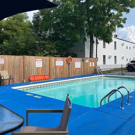 Motel 6 Niagara Falls, On Near The Falls Bagian luar foto
