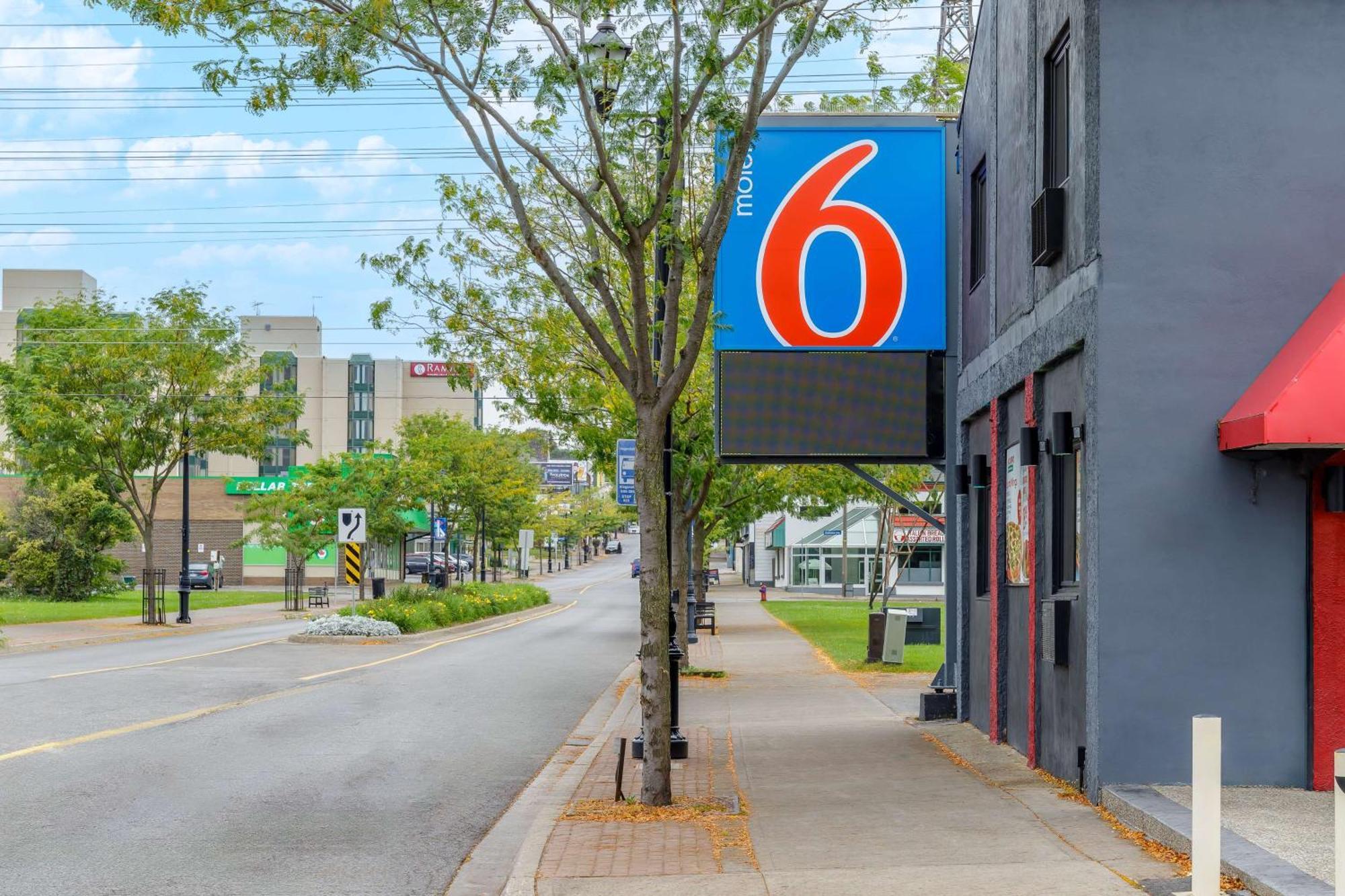Motel 6 Niagara Falls, On Near The Falls Bagian luar foto